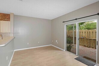 2239 SE 25th Ave in Homestead, FL - Building Photo - Building Photo