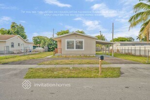 2751 NW 23rd St in Fort Lauderdale, FL - Building Photo