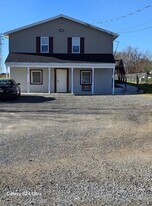 4351 Lampman Rd, Unit 3 in Vernon, NY - Building Photo
