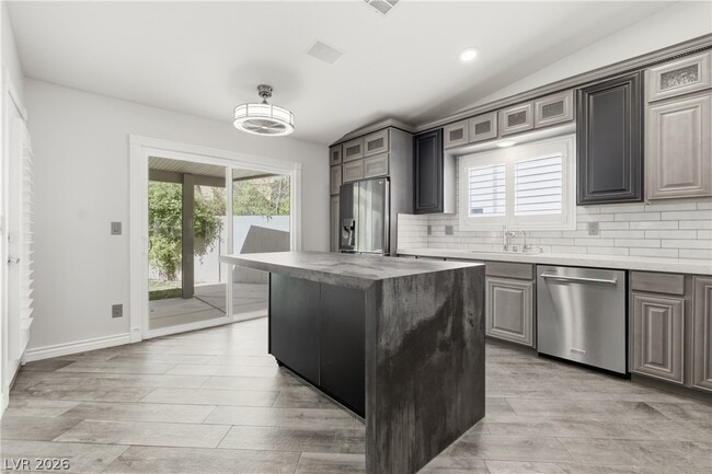 3333 Indian Moon Dr in Las Vegas, NV - Building Photo - Building Photo