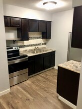 1131 Spencer St in Grinnell, IA - Foto de edificio - Building Photo