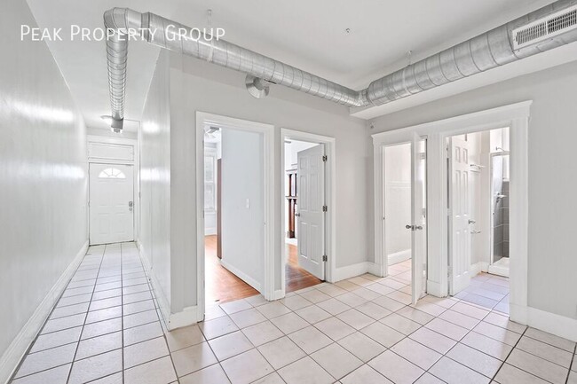 60 W McMillan St in Cincinnati, OH - Foto de edificio - Building Photo