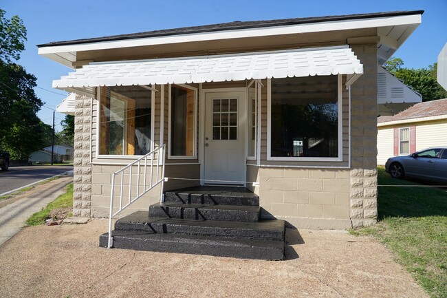 property at 213 Lee St