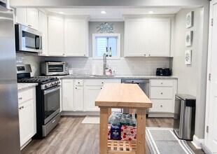 36 Botsford Ave in Milford, CT - Building Photo - Building Photo