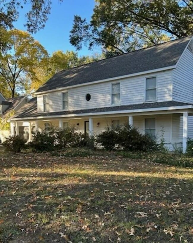 property at 496 Quail Crest Dr