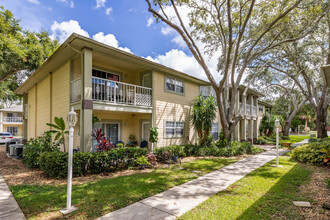 River Trace Apartments in New Port Richey, FL - Foto de edificio - Building Photo