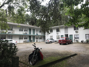 Robert O'brien Apartments in Gainesville, FL - Building Photo - Building Photo