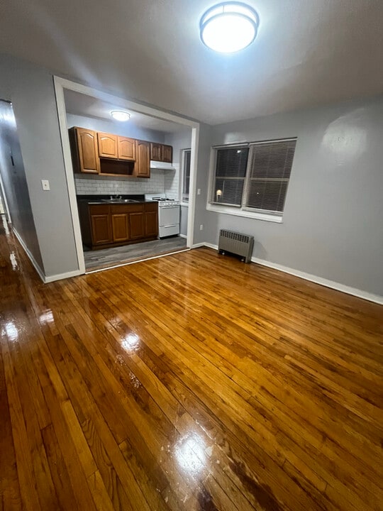 68 Elmwood Ave in East Orange, NJ - Building Photo