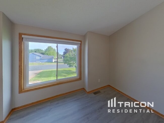 2094 French Trace Ave in Shakopee, MN - Building Photo - Building Photo