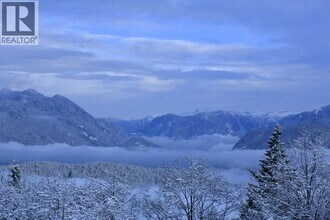 9232 University Crescent in Burnaby, BC - Building Photo - Building Photo