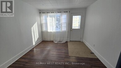 328 Little Ave in Barrie, ON - Building Photo - Building Photo