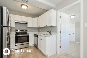 4420 W Bay Ave in Tampa, FL - Foto de edificio - Building Photo