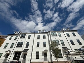 15336 Ballancroft Pkwy in Charlotte, NC - Building Photo - Building Photo