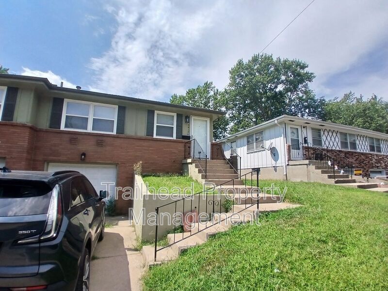 3412 S Oxford Ave in Independence, MO - Building Photo