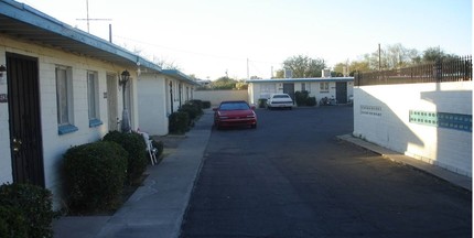 Kleindale Apartmants in Tucson, AZ - Foto de edificio - Building Photo