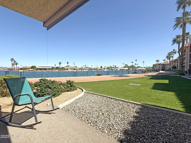 10330 W Thunderbird Blvd in Sun City, AZ - Foto de edificio - Building Photo