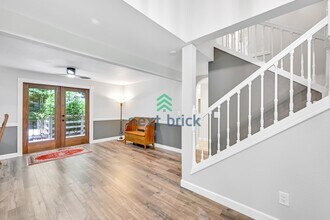 2119 242nd St SW in Bothell, WA - Foto de edificio - Building Photo