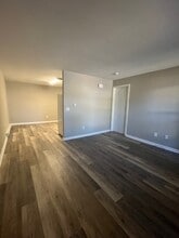 Riverbend Apartments in Parkersburg, WV - Building Photo - Building Photo