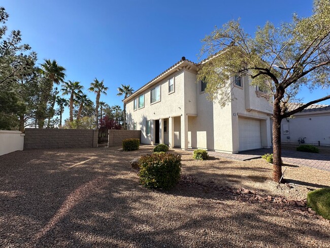 197 Spring Hollow Dr in Las Vegas, NV - Building Photo - Building Photo