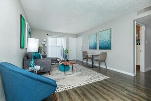 8800 N Interstate Hwy 35 in Austin, TX - Building Photo
