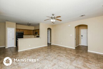 200 Kennedy Ct in Crowley, TX - Foto de edificio - Building Photo