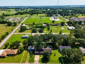 2411 Orange St in Waller, TX - Building Photo - Building Photo