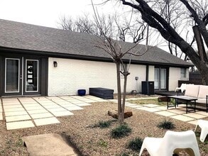 10807 Marsh Ln in Dallas, TX - Building Photo - Building Photo