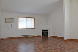 2433 N Wright Rd in Janesville, WI - Building Photo - Building Photo