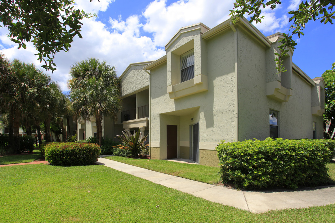 Waterford Park Apartment Homes, LLC in Lauderhill, FL - Building Photo