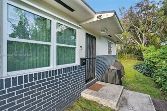 4521 NW 14th Ave in Miami, FL - Building Photo - Building Photo