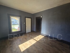 206 Clay St in Waterloo, IA - Building Photo - Building Photo