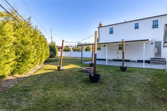 762 Caryl St in Franklin Square, NY - Building Photo - Building Photo