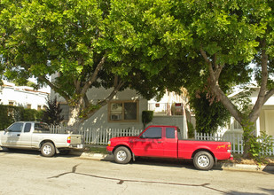 1226 N Ogden Dr in West Hollywood, CA - Building Photo - Building Photo