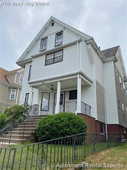 186 Powder House Blvd in Somerville, MA - Building Photo