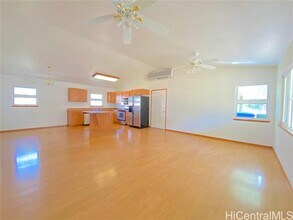 1136 Makaala St in Honolulu, HI - Building Photo - Building Photo