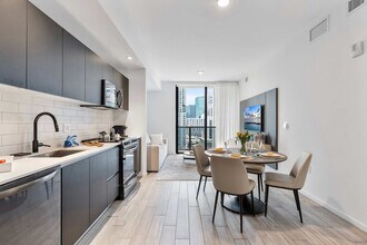 398 NE 5th St in Miami, FL - Foto de edificio - Building Photo