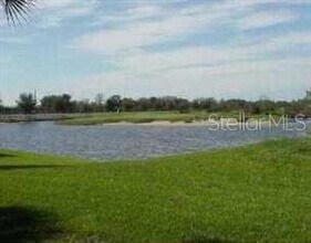 8406 Wethersfield Run, Unit 104 in Lakewood Ranch, FL - Foto de edificio - Building Photo