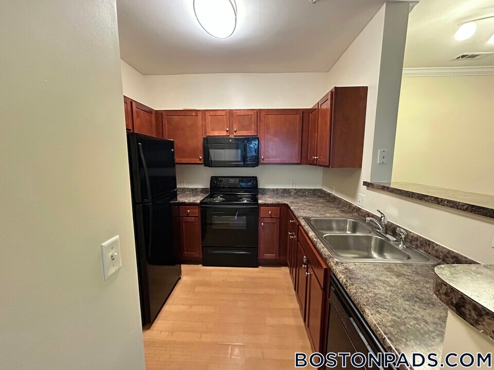 311 Lowell St in Andover, MA - Building Photo