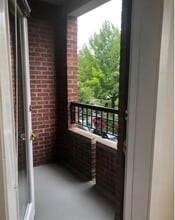 40 College St, Unit 408 in Burlington, VT - Building Photo - Building Photo