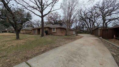 429 Headlee St, Unit 0301 in Denton, TX - Building Photo - Building Photo
