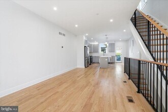 222 Hermitage St in Philadelphia, PA - Building Photo - Building Photo