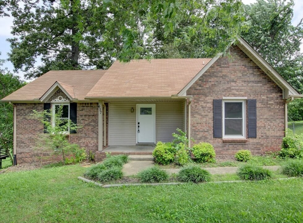 617 Ranch Hill Dr in Clarksville, TN - Building Photo
