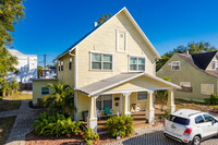 317 Tarpon Ave E in Tarpon Springs, FL - Building Photo - Building Photo