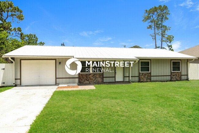 995 Armstrong Rd SE in Palm Bay, FL - Building Photo - Building Photo