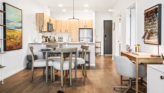 Owl Northgate in Seattle, WA - Building Photo