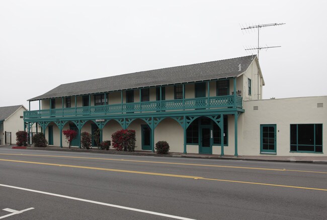 Casa De Garcias in San Juan Capistrano, CA - Foto de edificio - Building Photo