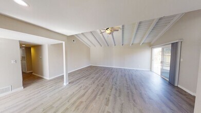5441 Brockbank Pl in San Diego, CA - Foto de edificio - Building Photo