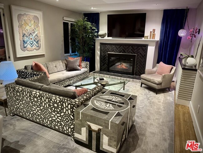 property at 2066 Glencoe Way
