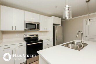 2120 Belzise Terrace in Fort Worth, TX - Foto de edificio - Building Photo