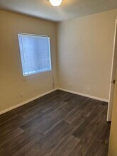 932 W 71st St in Los Angeles, CA - Building Photo - Building Photo